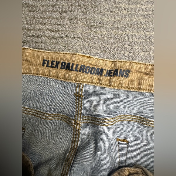 Men’s Duluth trading company jeans 44x 34 bundle of 2 jeans - Picture 3 of 11